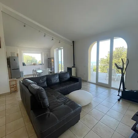 Apartment Karillos